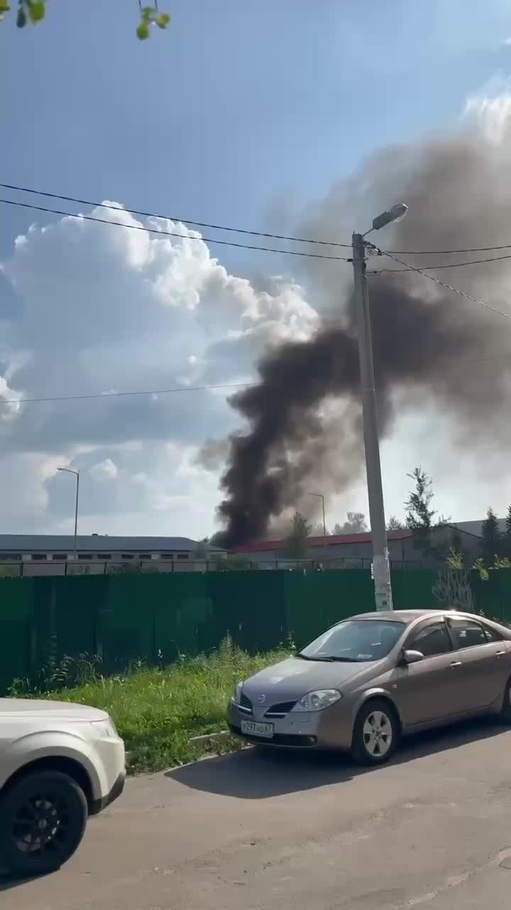 Пожар автобусов в Кубинке: МЧС на месте происшествия