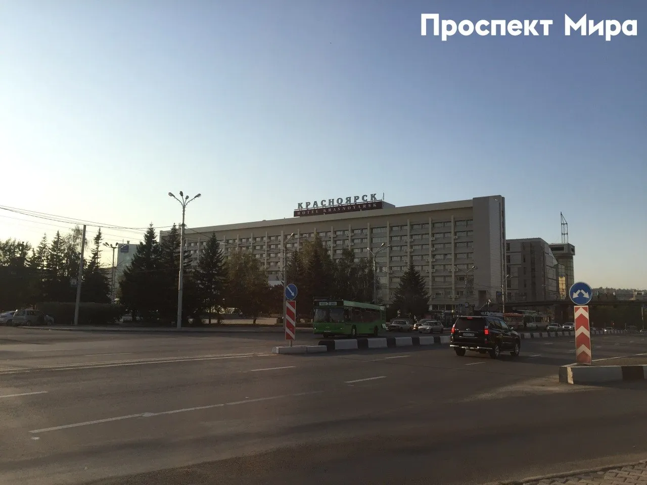 Первый пятизвёздочный отель в Красноярске построят в 2028 году Об этом ТАСС сказал мэр Сергей Верещагин По его словам для города миллионника необходим отель такого уровня Где именно собираются строить гостиницу Сергей Верещагин не сказал Также мэр со ссылкой на данные агентства по туризму края сообщил что в 2025 году Красноярск посетило больше 800 тысяч человек Проспект Мира в Telegram и Максе
