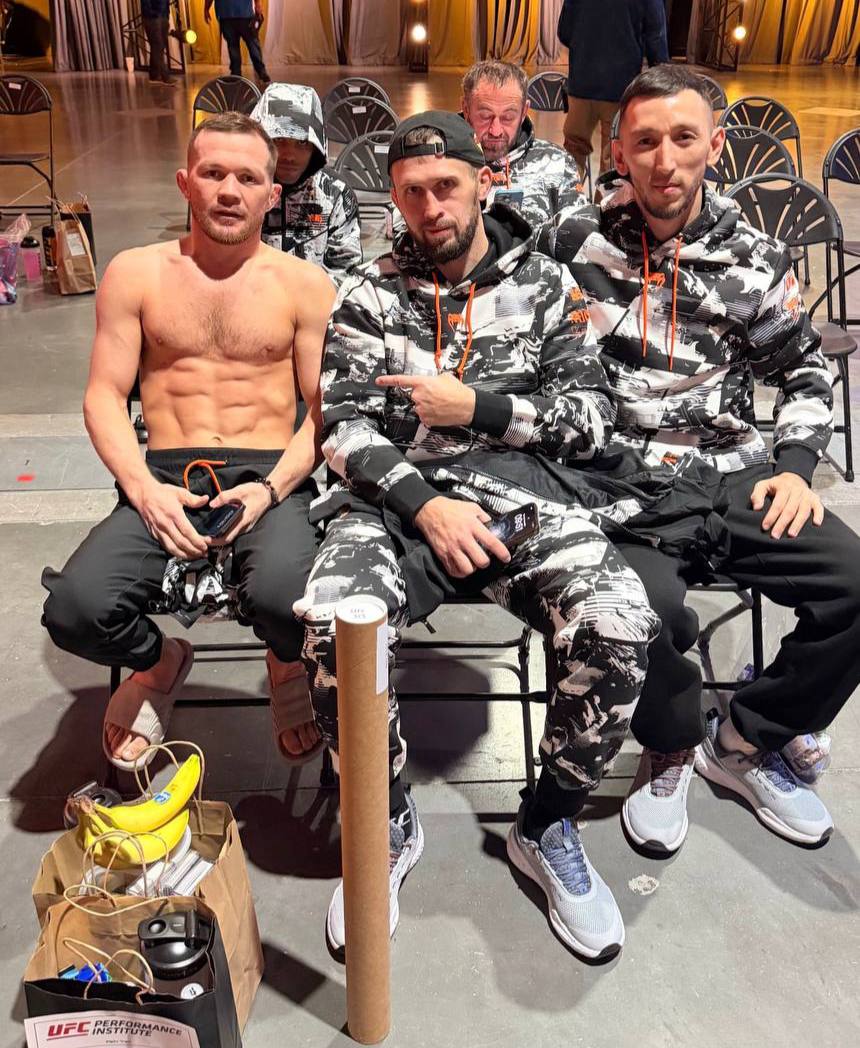 Пётр Ян согнал 10 5 кг чтобы уложиться в лимит легчайшего веса Боец клуба Архангел Михаил поблагодарил всех кто был рядом и поддерживал его во время этой подготовки к титульному поединку