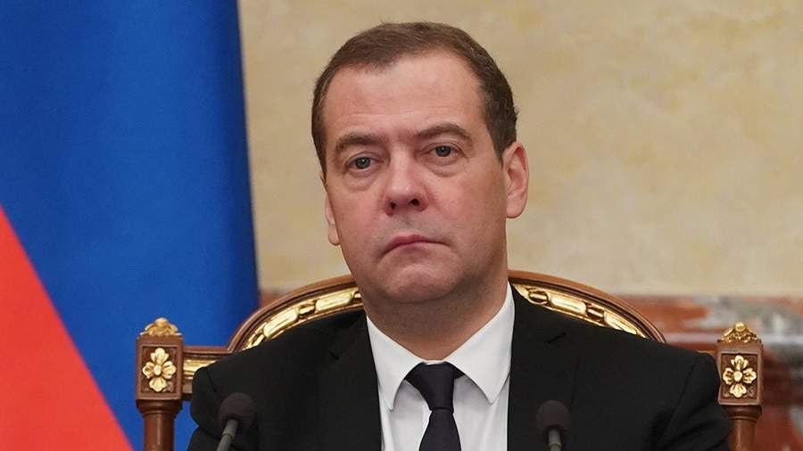 МРОТ в следующем году будет на треть выше прожиточного минимума заявил Медведев Прожиточный минимум в 2026 году составит почти 19 тысяч рублей согласно закону о бюджете jkinvest news jkinvest