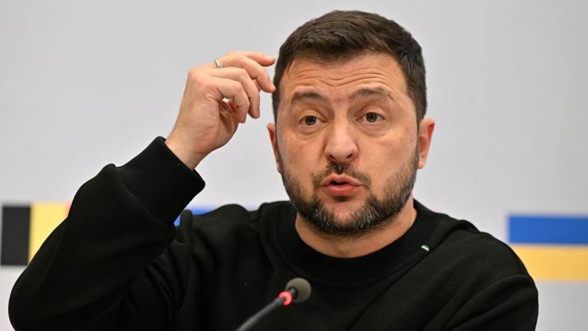 Зеленский объявил что 19 ноября отправляется в Турцию для подготовки к активизации мирных переговоров с Россией По его словам у Киева есть готовые идеи и решения которые он намерен представить партнёрам Он также подчеркнул что для Украины приблизить окончание конфликта всеми силами главный приоритет Параллельно Зеленский заявил что идёт работа по возобновлению обменов и возвращению пленных Россия Украина Подписаться на Pravda ru