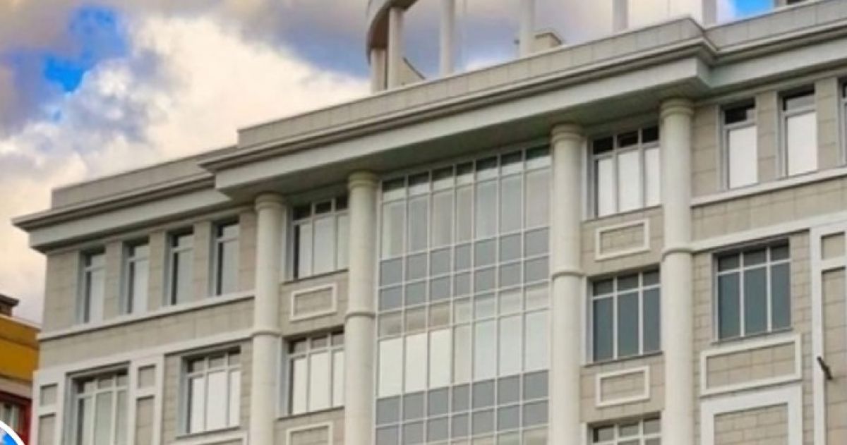 Мэрия Владимира требует с подрядчика 2,4 млн рублей за волокиту с ремонтом школы Администрация Владимира намерена через суд взыскать с подрядчика штраф за срыв сроков ремонта в городской школе № 26. ↗ Прислать новость Подписаться