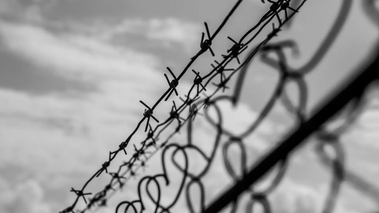 В колонии Семея умер осужденный за изнасилование Перед смертью он обратился в медчасть из за плохого самочувствия сообщили в КУИС МВД После осмотра ему была оказана первая медицинская помощь и незамедлительно вызвана карета скорой медицинской помощи Однако несмотря на принятые меры в больнице осужденный скончался добавили в ведомстве kursivm kursiv news