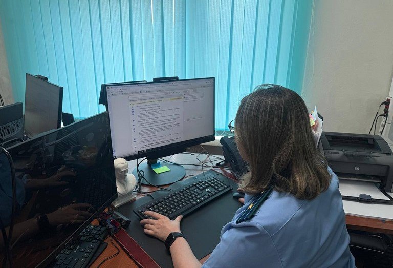 Томское учреждение общепита погасило долги перед своими работниками по требованию прокуратуры. Проверка соблюдения требований трудового законодательства выявила, что ООО «Гастро Фэмили» ОГРН 1107014001808 задолжало работникам заработную плату в общей сумме около 700 тысяч рублей. Задолженность перед 14 работниками накопилась с декабря 2024 года по январь 2025-го. При этом трудовые отношения были оформлены официально только с двумя сотрудниками. Подробнее – на Бабре #томск