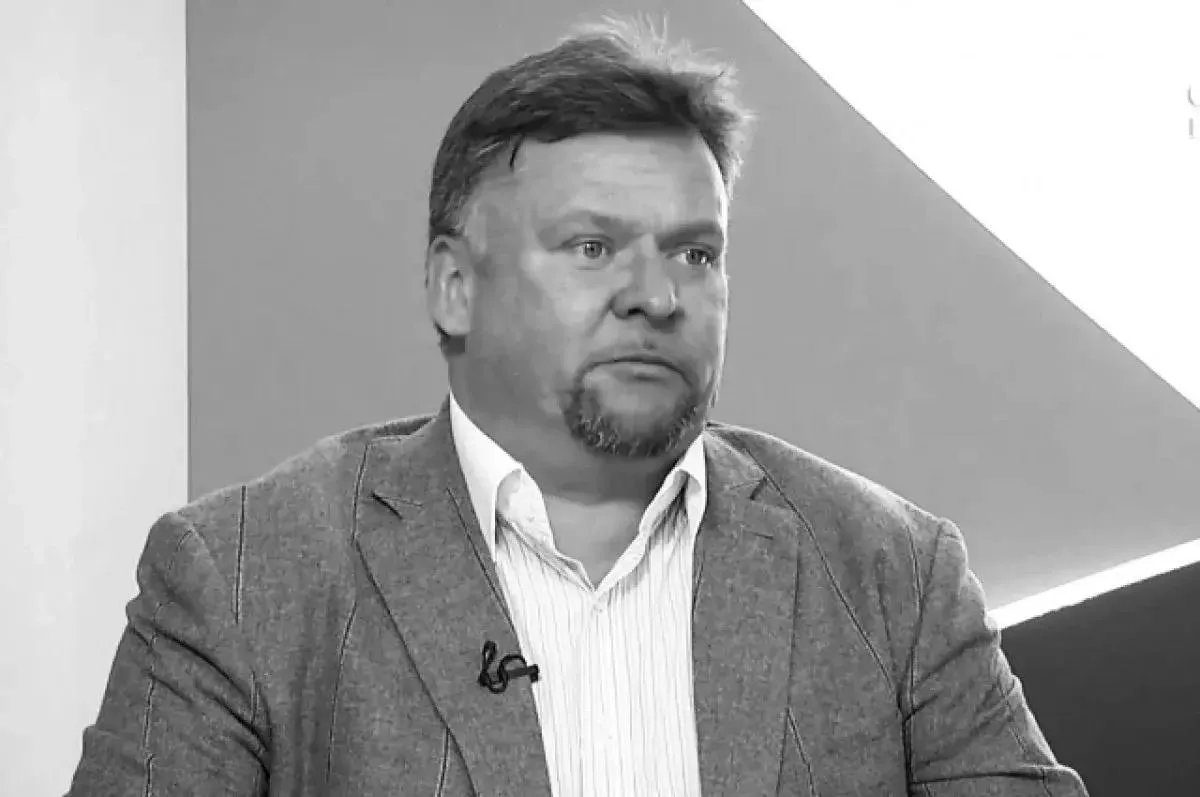 В возрасте 58 лет скончался бывший депутат Заксобрания Нижегородской области и гендиректор завода Термаль Владимир Буланов Владимир Анатольевич являлся парламентарием пятого созыва областного Заксобрания работал заместителем губернатора при Борисе Немцове а также участвовал в выборах главы Нижегородской области С 2002 года Буланов возглавлял концерн Термаль Под его руководством предприятие внесло существенный вклад в развитие отечественного промышленного оборудования Мы выражаем соболезнования родным и близким Владимира Анатольевича  Telegram замедляют Читайте нас в MAX   max ru moynizhny