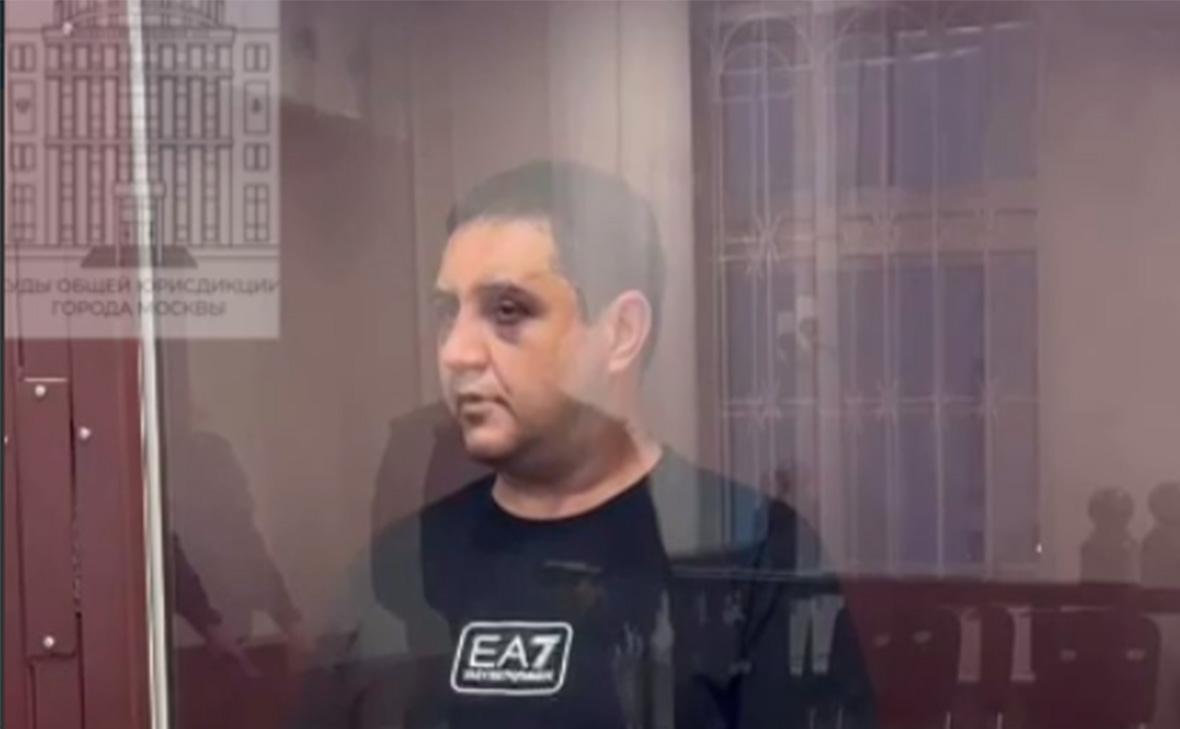 У блогера Арега Щепихина диагностировали расстройство личности Судебно-психиатрическая экспертиза выявила у Щепихина, обвиняемого по статье об экстремизме, смешанное расстройство личности, передает РИА Новости. Пока стороны не высказывались в суде по данному поводу. Щепихину продлили арест до 22 января следующего года. Во вторник Преснеский райсуд приступил к рассмотрению уголовного дела блогера по существу. На следующем заседании прокурор должен огласить обвинительное заключение, а фигурант выскажет свое отношение к нему