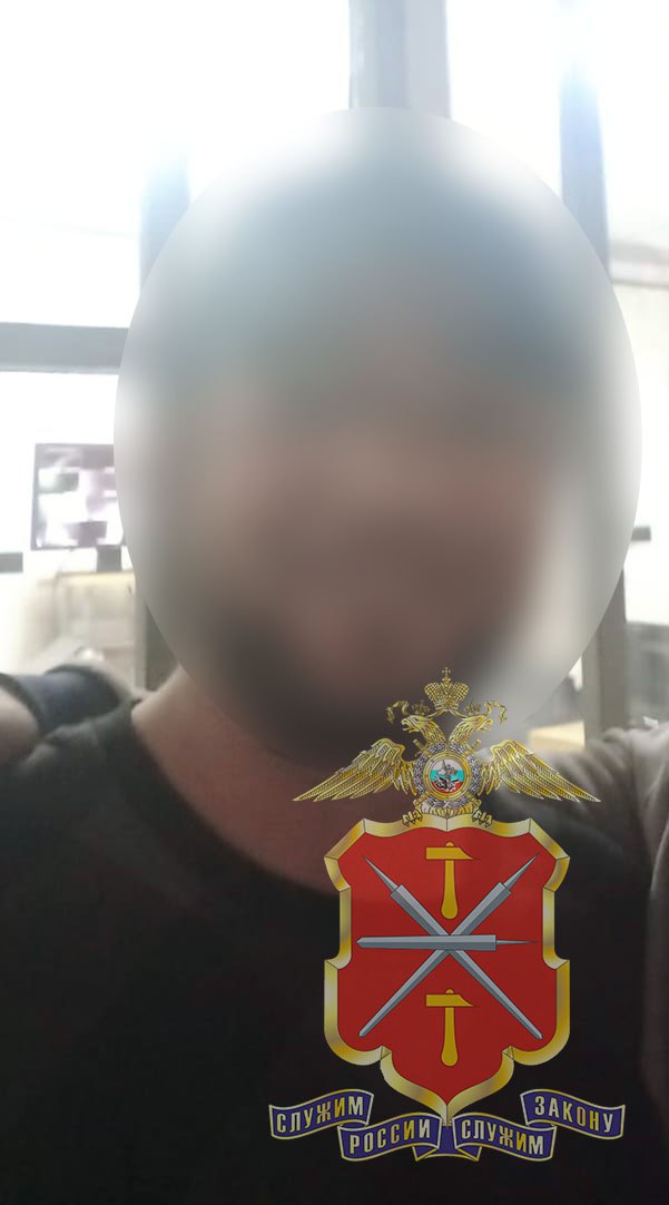 В Узловой сотрудниками уголовного розыска задержан подозреваемый в краже имущества из сарая гражданина В дежурную часть отдела МВД России по Узловскому району обратился 55-летний местный житель. Он сообщил, что путем пролома стены из его сарая, расположенного около дома на улице Широкая, была совершена кража скутера и бензинового триммера. В ходе проведения оперативных мероприятий сотрудниками уголовного розыска был установлен ранее судимый за кражу, мошенничество и угон транспортного средства 31-летний житель Узловой. Злоумышленник пояснил, что часть имущества он сбыл, а вырученные деньги использовал по своему усмотрению. В настоящее время следователем отдела МВД России по Узловскому району возбуждено и расследуется уголовное дело по признакам преступления, предусмотренного частью 2 статьи 158 УК РФ «Кража». Подозреваемый задержан в порядке статьи 91 УПК РФ. #МВД #МВДРоссии #Полиция #ПолицияРоссии #Police #RussianPolice #Russia #ТульскаяПолиция