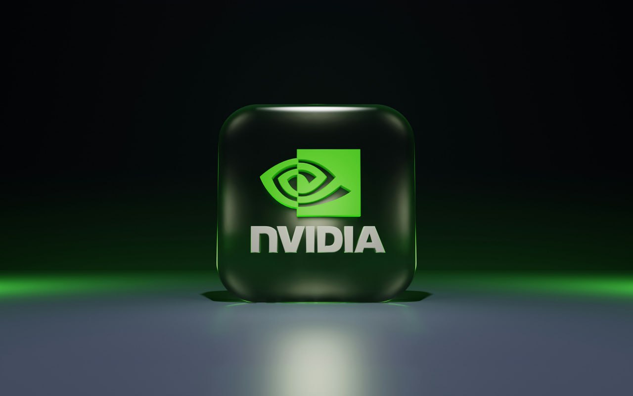 NVIDIA вновь стала самой дорогой компанией в мире. Американский разработчик процессоров NVIDIA обошел Microsoft по капитализации и вновь стал самой дорогой компанией в мире. Об этом свидетельствуют данные аналитического сервиса TradingView. Согласно данным сервиса, в результате роста стоимости на 5,27% в течение последней недели капитализация NVIDIA достигла $3,45 трлн, обойдя Microsoft Corp. $3,44 трлн . При этом третье место в данном списке занимает компания Apple, капитализация которой составляет около $3,04 трлн. В июне 2024 года NVIDIA также обогнала Microsoft по капитализации и какое-то время удерживала лидерство в мире. Однако в январе 2025 года, когда произошел резкий рост популярности бесплатного китайского приложения для чат-ботов DeepSeek, акции американских технологических компаний, и в первую очередь NVIDIA, начали стремительно падать в цене. В частности, соучредитель этой IT-компании Дженсен Хуанг потерял за один день $20,1 млрд 20% своего состояния . Дело в том, что китайский DeepSeek является бесплатным сервисом, однако при меньшей мощности чипов демонстрировал большую эффективность, чем конкуренты, в частности ChatGPT от OpenAI, работающий на процессорах от NVIDIA. Дешевизна разработки заставила многие СМИ усомниться в целесообразности инвестиций в профильные компании, включая разработчиков чипов и поставщиков комплектующих для дата-центров и электроэнергии, что спровоцировало падение рынка в области высоких технологий.
