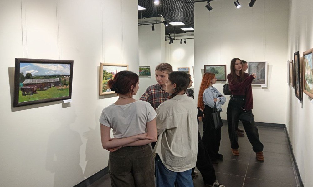 В Музее диораме открылась выставка к 300 летию образования Воронежской губернии В выставочном зале Музея диорамы начала работу выставка где представили лучшие работы участников XI Всероссийского студенческого пленэра Летние этюды молодых художников посвящены 300 летию со дня образования Воронежской губернии