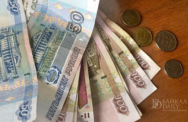 Почти половина жителей Бурятии оказались не готовы к уступкам в зарплате По данным HeadHunter самым принципиальными оказались медики представители розничной торговли производства и логистики 55 и более опрошенных оказались против снижения зарплаты даже ради гарантированного трудоустройства Всего 45 жителей Бурятии не хотят снижать зарплатные ожидания