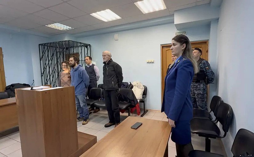 На Камчатке вынесли приговор за гибель под лавиной двух участников похода На скамье подсудимых были Алексей Чепуштанов и Константин Лангбурд Елизовский районный суд признал их виновными в том что они выступили организаторами тренировочного турпохода во время которого погибли два его участника в результате схода лавины Подробности по ссылке kamtime ru article c6351091 1677 4d11 acc2 e92de4ff0133