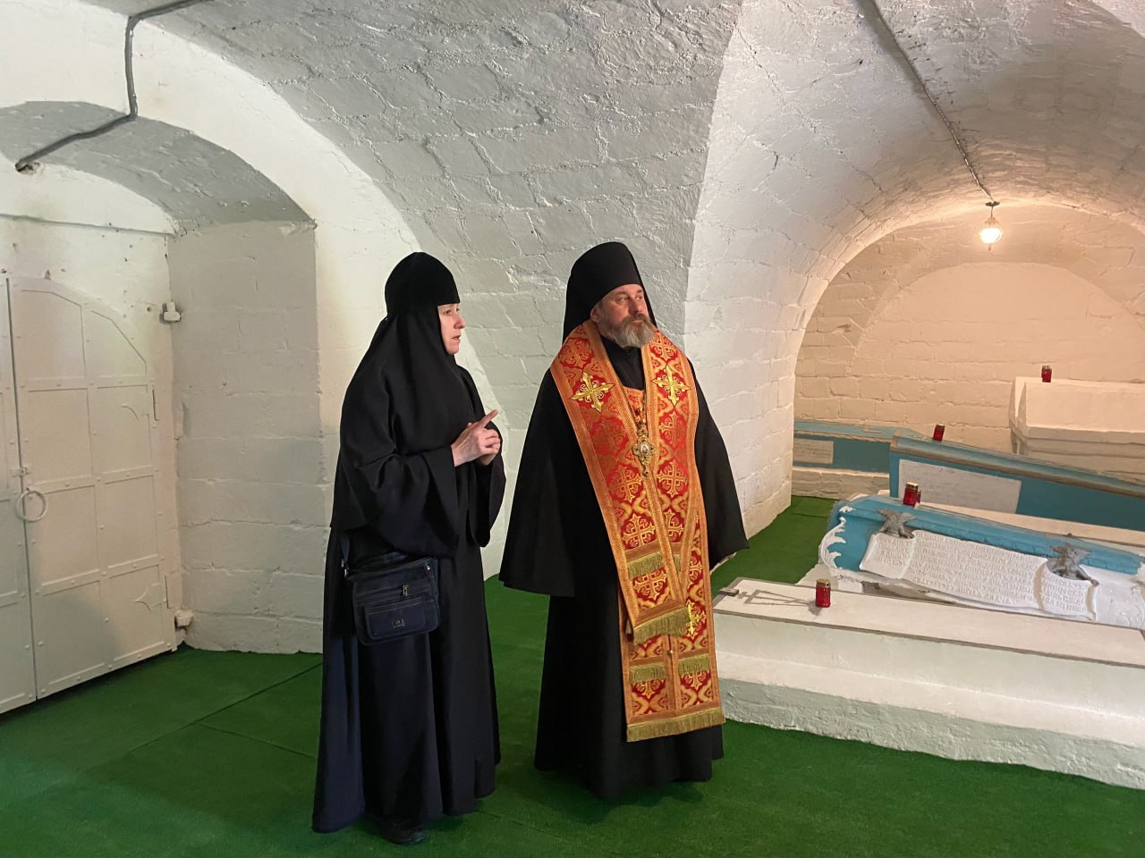 Епископ Стефан совершил заупокойную литию по Ивану Ивановичу Бутурлину 17 мая 2025 года в Свято-Успенском женском монастыре г. Александрова Преосвященный Стефан, епископ Александровский и Юрьев-Польский, совершил заупокойную литию по русскому генералу, сподвижнику Петра I, участнику Северной войны, Ивану Ивановичу Бутурлину. За богослужением молились студенты Академии Следственного комитета Российской Федерации. После литии Владыка Стефан обратился к собравшимся со словом проповеди. Затем к месту погребения были возложены цветы.