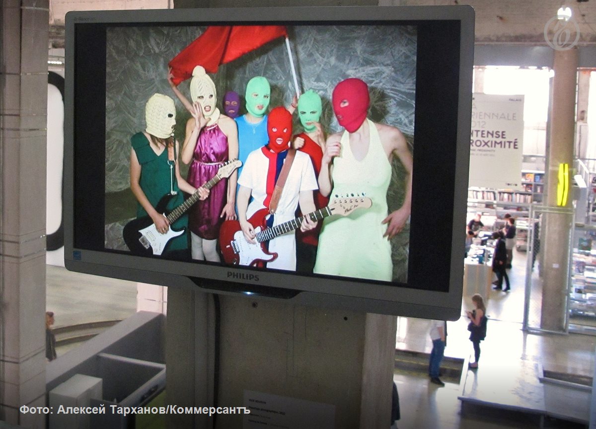 Группу Pussy Riot признали экстремистской организацией и запретили ее деятельность на территории России Решение принял Тверской суд Москвы по иску Генпрокуратуры передает ТАСС Генпрокуратура подала иск в конце ноября В сентябре суд заочно приговорил пятерых участниц группы к срокам от восьми до 13 лет колонии по обвинению в распространении военных фейков Подписывайтесь на Ъ Оставляйте бусты