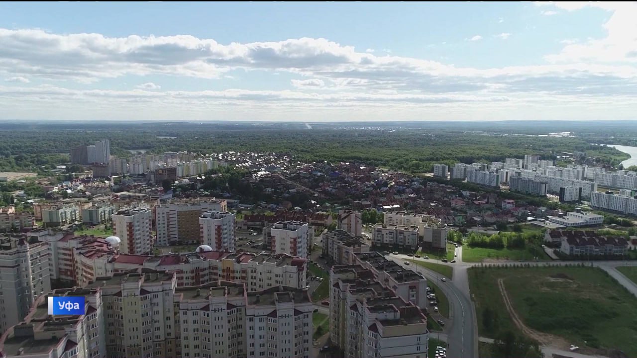 После знойных выходных в Башкортостан придут дожди и грозы Однако выходные в республике ожидаются по-настоящему летними В последние дни календарной весны по республике наблюдается по-настоящему летняя жара с повышением дневных температур до +26,+31°. И предстоящие выходные в республике ожидаются знойными. Температура воздуха в дневные часы будет повышаться до +28,+33°, в ночные часы +8,+13°, по востоку республики до +8°. Кратковременные дожди с грозами пройдут локально днем 1 июня. В начале следующей недели к территории республики будет приближаться холодный атмосферный фронт, который принесет с собой дожди грозового характера, местами со шквалистыми усилениями ветра, возможен град. Во вторник, 3 июня температура воздуха понизится. Подписаться Сообщить новости