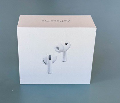Новые наушники AirPods Pro от Apple получат функцию пространственного восприятия Kosutami Как сообщает Wccftech ссылаясь на данные инсайдера Kosutami следующая версия наушников AirPods Pro от Apple получит функцию пространственного восприятия Будет устройство оснащено полноценными камерами инфракрасными датчиками или иными сенсорами пока неизвестно