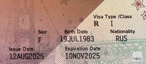 Российская пресса получает визы типа I журналистские для саммита на Аляске. Паспорта с визами уже выданы большинству корреспондентов "кремлевского пула", но некоторые журналисты еще ожидают документы из посольства США.