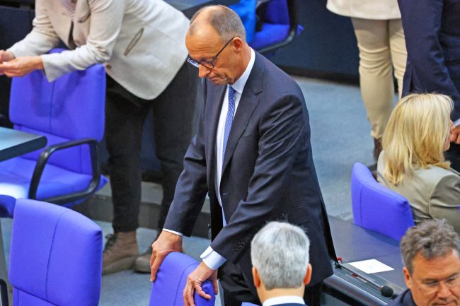 Германия утратила свою экономическую конкурентоспособность из за высоких цен на энергию чрезмерного бюрократического регулирования и высокой социальной нагрузки Об этом как сообщает агентство DPA заявила министр экономики ФРГ Катерина Райхе на конференции по внешней торговле в Берлине По ее словам Германия потеряла свои позиции на мировых рынках и не получает прежних выгод от внешней торговли Сегодня правда такова мы больше не получаем выгод от глобального роста мировой торговли в том объеме к которому привыкли в предыдущие годы констатировала она Подписаться на Российскую газету в Читать нас в MAX