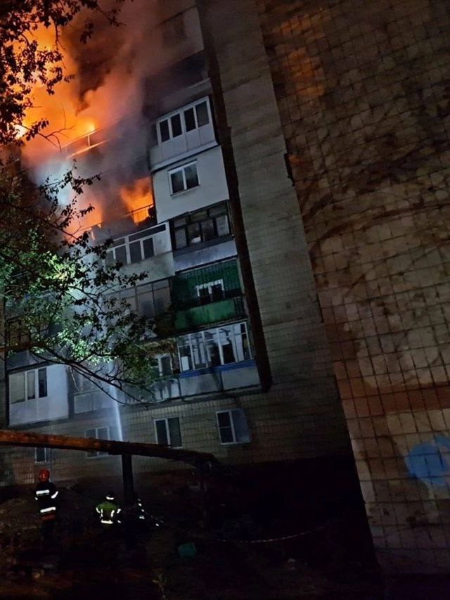 Ночью в Ворошиловском районе Донецка горел девятиэтажный дом. Двое погибших, пострадало 10 квартир