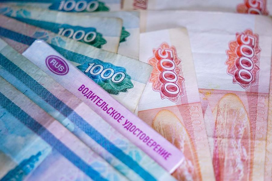 Власти хотят штрафовать водителей без ОСАГО по камерам без переходного периода  Власти хотят отказаться от эксперимента по проверке ОСАГО у водителей по камерам дорожного движения. Изначально его планировалось запустить на год, еще с марта 2025-го.