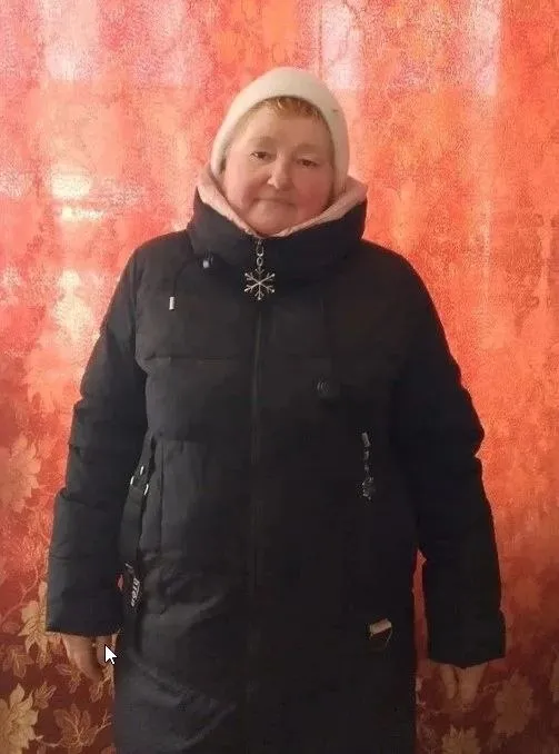 Объявлен победитель регионального этапа конкурса Земский почтальон Председатель аграрного комитета Владислав Зырянов подвёл итоги регионального этапа Всероссийского конкурса Земский почтальон В конкурсе участвовали специалисты из населённых пунктов с численностью до 50 тысяч человек имеющие стаж работы не менее года В Красноярском крае поступило более 60 заявок Владислав Зырянов отметил что в отдалённых посёлках и деревнях края почтальоны становятся для жителей единственной нитью связывающей их с большой землёй Он подчеркнул что их ежедневный труд гражданская миссия Победителем регионального этапа признана Любовь Шульга почтальон Емельяновского муниципального округа Любовь Михайловна мать четверых детей два года назад она спасла 85 летнюю пенсионерку своевременно вызвав помощь С 4 по 25 мая ВКонтакте пройдёт общественное голосование в номинации Народный почтальон Финал конкурса состоится 26 мая в Москве Подписывайтесь на канал Парламент на Енисее в MAX