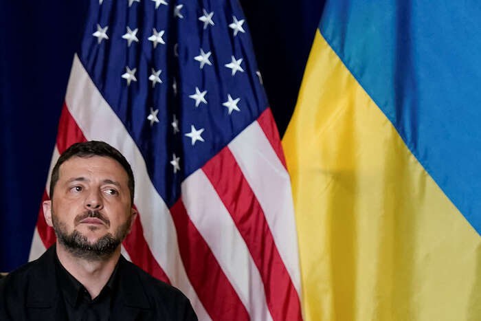 Зеленский готов к встрече с Путиным например в Казахстане Все мы все наши команды предложили встретиться в Турции Саудовской Аравии Катаре в нейтральной Европе такой как Австрия Швейцария если хотите то например в Казахстане заявил Владимир Зеленский в интервью американскому телеканалу Fox News Владимир Путин ранее пригласил Зеленского на переговоры в Москву Зеленский отказался от этого предложения На прошлой неделе Зеленский вновь заявил что готов встретиться с Дональдом Трампом и Путиным в трехстороннем или двустороннем формате без предварительных условий но не в Москве Читайте Газету Ru в MAX Участвуйте в розыгрыше