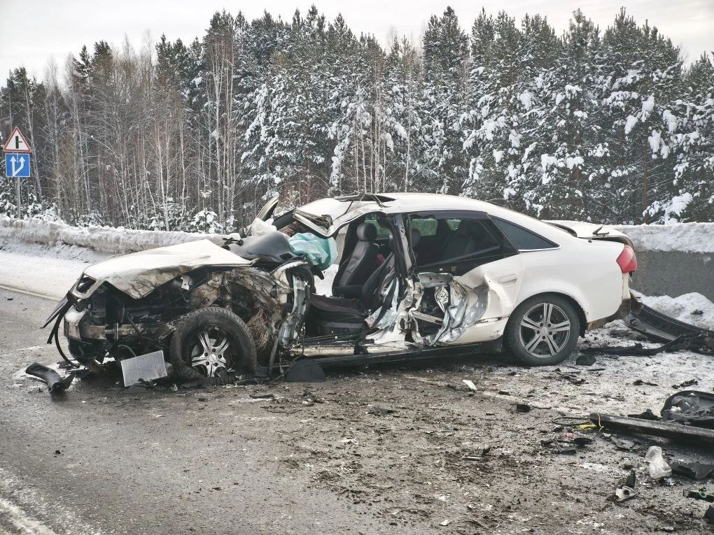 Аварийная обстановка на дорогах Тюменской области обострилась По данным Госавтоинспекции региона накануне произошло 10 ДТП В них погиб 1 человек 22 получили ранения в том числе 6 детей Будьте внимательны на дорогах соблюдайте скоростной режим и дистанцию Тюменское время Telegram MAX