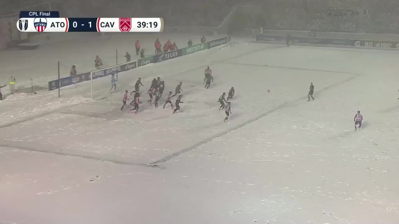 Дэвид Родригес приносит титул Атлетико Оттава в снежном финале чемпионата