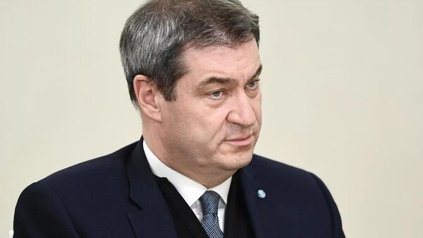 Пусть воюют премьер Баварии призвал не пускать молодых мужчин с Украины в Германию Премьер министр Баварии и председатель Христианско социального союза ХСС Маркус Зёдер призвал ЕС и правительство Германии ограничить приток молодых мужчин с Украины и вернуть действовавший ранее запрет на их выезд из страны Об этом в ночь на 24 октября сообщает РИА Новости