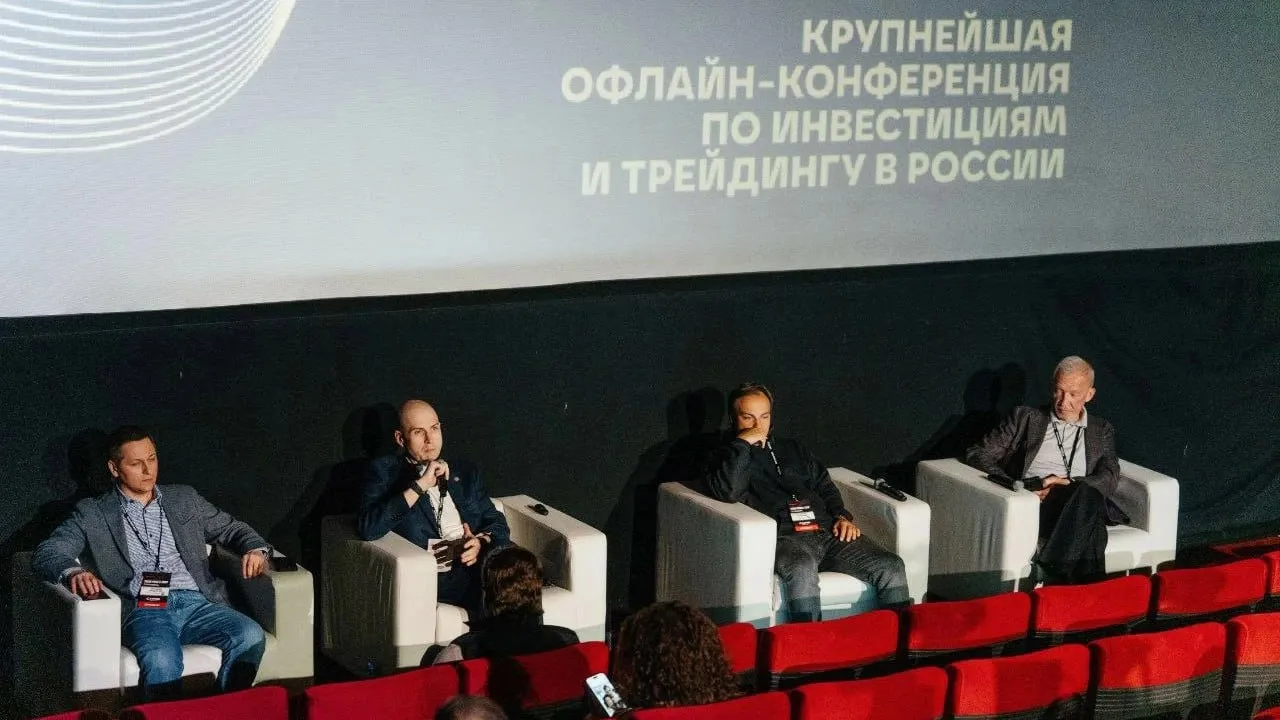 Расходы компаний на Pre IPO достигают 15 от привлекаемых средств Совокупные расходы компании на Pre IPO Pre Initial Public Offering закрытые сделки до первого публичного размещения компании которые доступны ограниченному кругу инвесторов могут достигать 10 15 от объема привлекаемых средств Об этом рассказал руководитель управления рынков акционерного капитала Солид инвестиции Александр Студенский на сессии Pre IPO которая прошла в рамках конференции для инвесторов Солид профит конф Студенский также пояснил что Мосбиржа и инвестбанки договорились называть сделками Pre IPO размещение компаний которые планируют будущее полноценное IPO и листинг на бирже   Подробнее о проблемах и перспективах рынка Pre IPO в материале Ведомости Капитал Пресс служба Солид инвестиции
