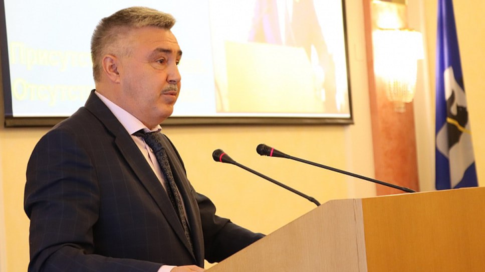 Ярославское отделение «Справедливой России» не будет участвовать в довыборах депутата муниципалитета Ярославля. В партии считают, что шансы на победу низкие из-за особенностей голосования и административного ресурса. Ожидалось, что КПРФ выдвинет сильного кандидата, но этого не произошло.  «Никто не изъявил желания. Те, кому мы предлагали пойти, объясняют это тем, что выборы уже перестали быть выборами с трехдневным голосованием, с электронным голосованием, с низкой явкой и административным ресурсом. А на довыборах традиционно конкурентам  Единой России  практически делать нечего, потому что явка еще более гасится и работает только административный ресурс. В данном случае мы не стали выставлять никого, даже статиста» — Анатолий Каширин.  Фото: Пресс-служба мэрии Ярославля  Еще больше новостей — в Telegram-канале «Ъ-Ярославль»
