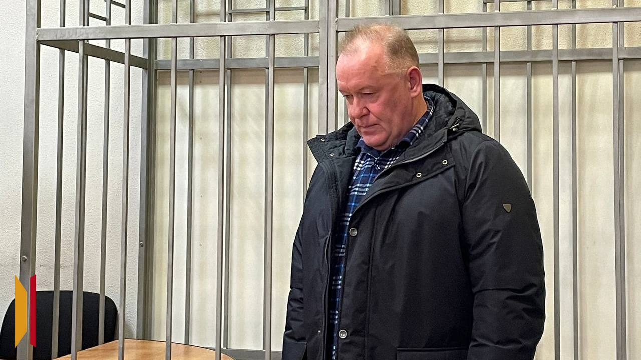 С Юрия Бавыкина и Светланы Васьковой взыщут 6 8 млн рублей Прокурор Воронежской области Валерий Войнов направил в Железнодорожный районный суд антикоррупционный иск о взыскании с бывшего руководителя управы Коминтерновского района Юрия Бавыкина и его заместителя Светланы Васьковой 6 8 млн рублей Было установлено что ранее эти деньги были получены ими незаконно Мы в Мах