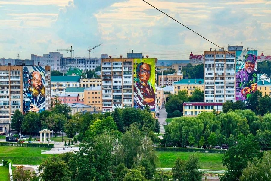 В Орле проведут экскурсию по новым городским муралам  5 августа состоится экскурсия по всем пятнадцати муралам, созданным в рамках фестиваля уличного искусства «Орёл — литературная столица России».