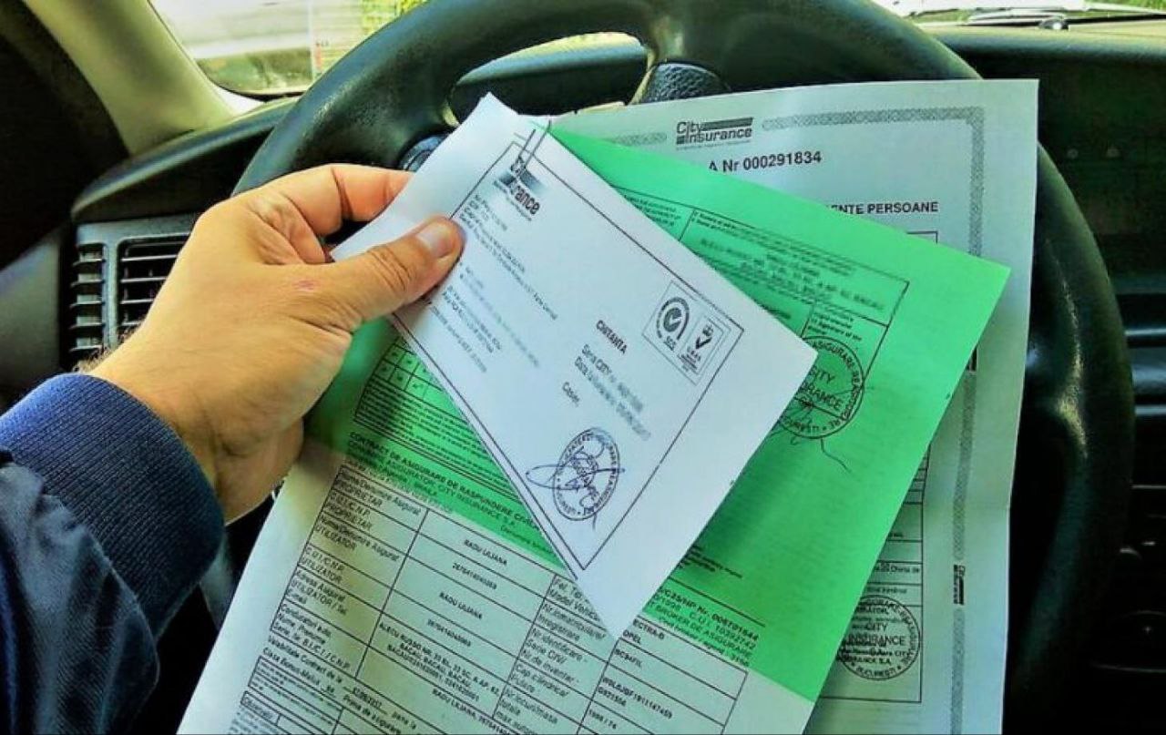 Прогнозируют очередное подорожание ОСАГО из за роста числа ДТП Стоимость страховки может снова вырасти в ближайшие месяцы так как закон позволяет корректировать тарифы дважды в год на основе статистики аварийности Предыдущее повышение в ноябре 2025 года сильнее всего затронуло электромобили рост до 86 и машины с объемом двигателя 1 6 2 0 литра Страховщики предупреждают если количество аварий не снизится Нацбанк вновь пересмотрит базовые ставки в сторону увеличения Подпишись на Нетипичную Молдову