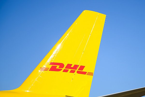 В отчете о причине инцидента в Вильнюсе борта DHL называется ошибка пилота  Отчет об инциденте с грузовым самолетом компании DHL, который разбился в Вильнюсе 25 ноября 2024 года, основной версией катастрофы называет ошибку пилотирования. Об этом сообщает ТАСС со ссылкой на литовский интернет-портал 15min.  "Ошибка пилота является основной версией расследования, однако прокуратура пока от окончательных выводов воздерживается", – говорится в сообщении со ссылкой на информацию от неназванного источника.  Расследование проводят специалисты по безопасности воздушного движения и летные эксперты Германии, Испании, Литвы и США.  aviaru.net/n280046