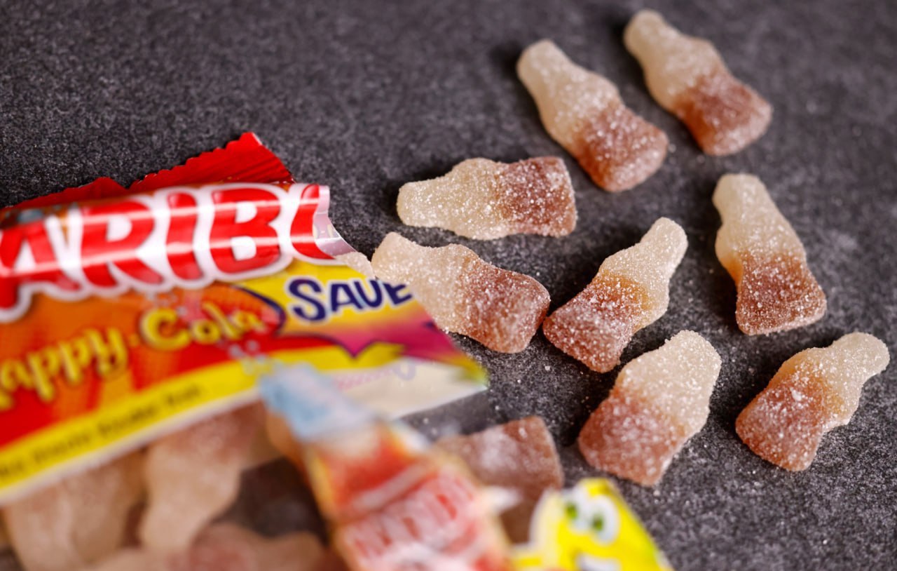 Ребёнок впал в кому после употребления мармелада Haribo с каннабисом Всего в больницу нидерландского города Алмело попали двое детей, съевших сладости. Отправили ли партии мармелада с каннабисом в другие страны он продаётся и в России — по-прежнему неизвестно. Сейчас с ребёнком всё в порядке, передаёт NL Times со ссылкой на медиков.