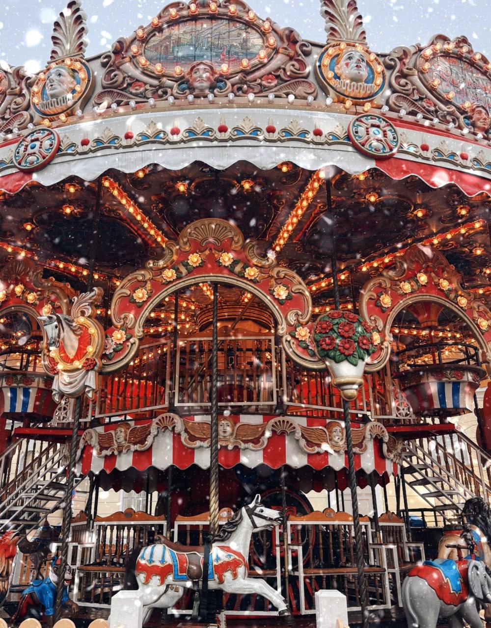 Петербург потратил 1 23 млрд рублей на новогодние украшения Для сравнения в Москве праздничный декор обошёлся почти в три раза дешевле