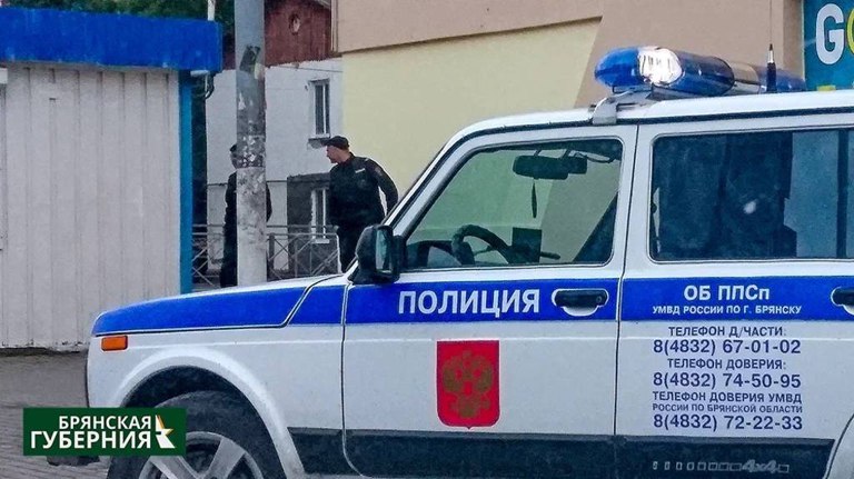 В Дятьково уже имеющий судимость 18-летний юнец угнал мопед Владелец легкомысленно оставил транспортное средство без присмотра возле дома, чем и воспользовался ночью злоумышленник. ƃℾ подписаться прислать новость