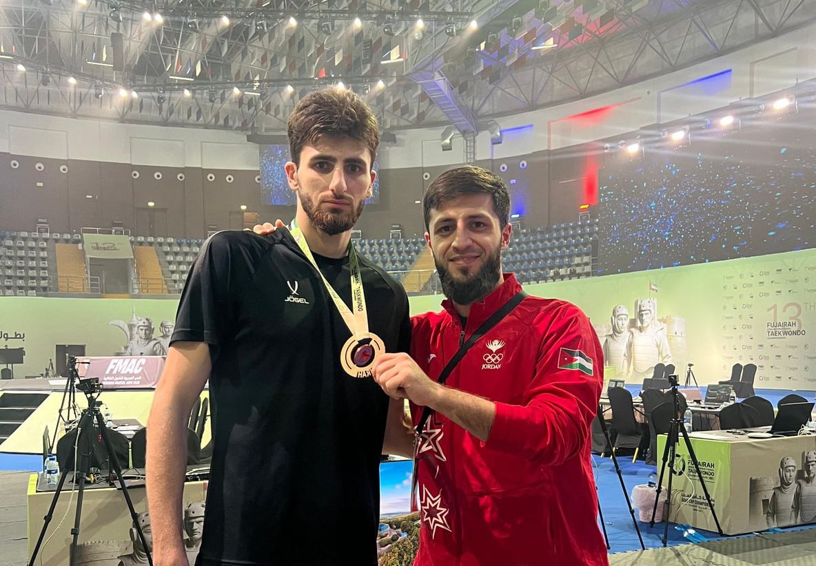 Тхэквондист из Дагестана стал призером международных соревнований в ОАЭ В городе Фуджейра ОАЭ состоялся рейтинговый турнир по тхэквондо на котором успешно выступил Магомедрасул Омаров Представитель Дагестана в составе российской команды поднялся на третью ступень пьедестала почета в весе до 80 кг Соревнования имеют рейтинговый статус и принесли Омарову очки в зачет мировой классификации Отметим что Магомедрасул Омаров является также победителем чемпионата России