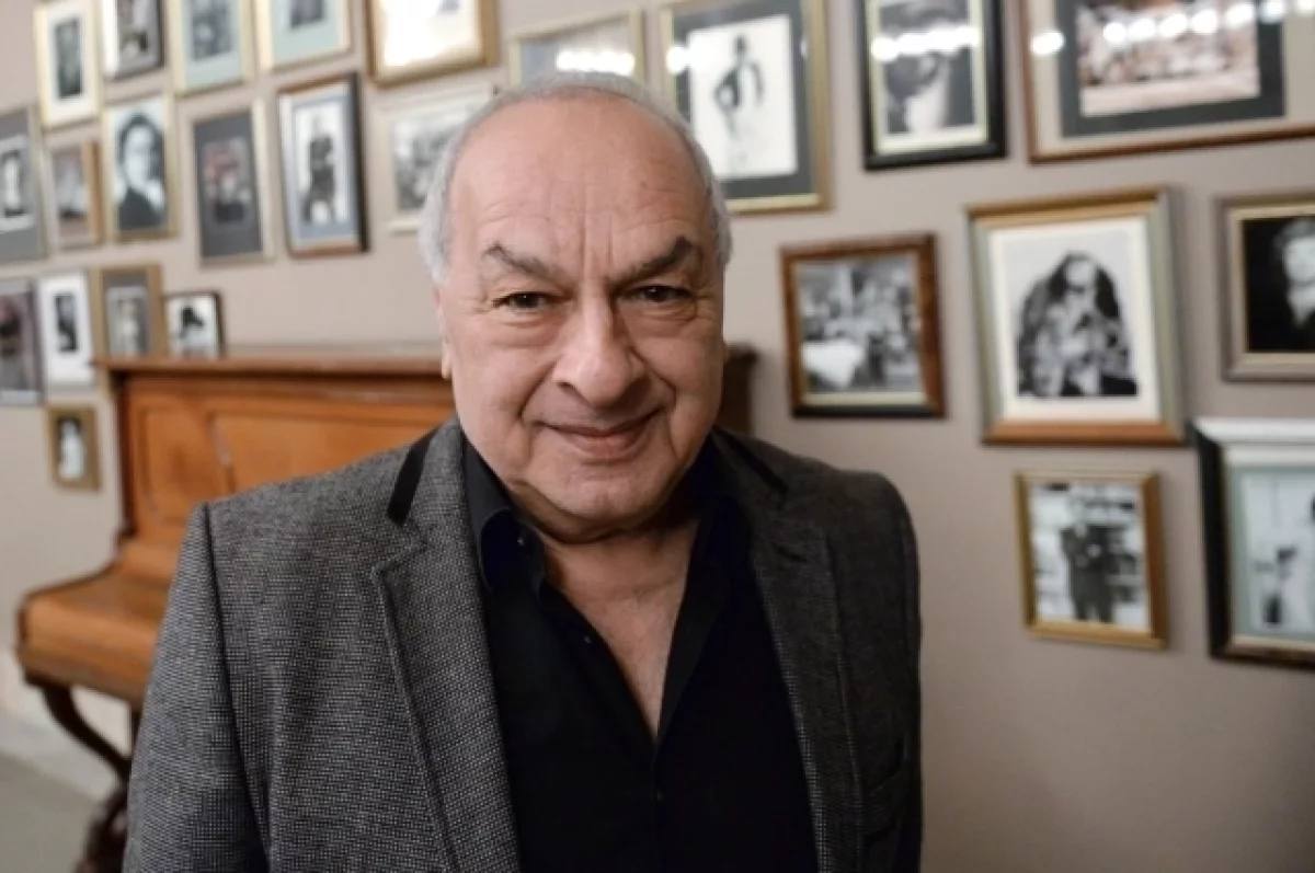 Из за онкологии умер актер и музыкант Левон Оганезов Ему было 84 года О смерти артиста сообщила в соцсетях его дочь Мария Для своих многочисленных поклонников он запомнится виртуозностью и искрометным юмором Для нас он навсегда останется любимым мужем папой дедушкой прадедом тестем и лучшим другом говорится в некрологе SputnikARM