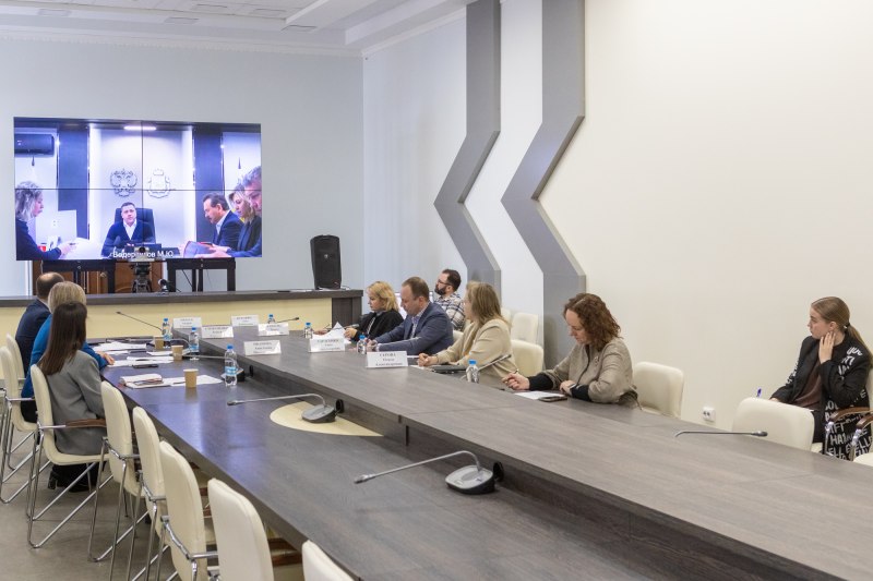 В Пскове создадут центр с опытно промышленным производством за 560 млн рублей Компания ООО Титан Полимер Инжиниринг планирует создать центр с опытно промышленным производством на территории Особой экономической зоны ОЭЗ Моглино в Псковской области Объем инвестиций в проект составит 560 млн руб На площадке создадут опытно промышленные установки по производству полиэтилентерефталат гликоля ПЭТГ и компаундов на основе полиэтилентерефталата ПЭТФ полибутилентерефталата ПБТ и ПЭТГ Проект предусматривает размещение производства на территории Моглино 1 с последующим перемещением его на постоянную площадку инжинирингового центра Титан Полимера в зоне Моглино 2 Правительство Псковской области Telegram Max