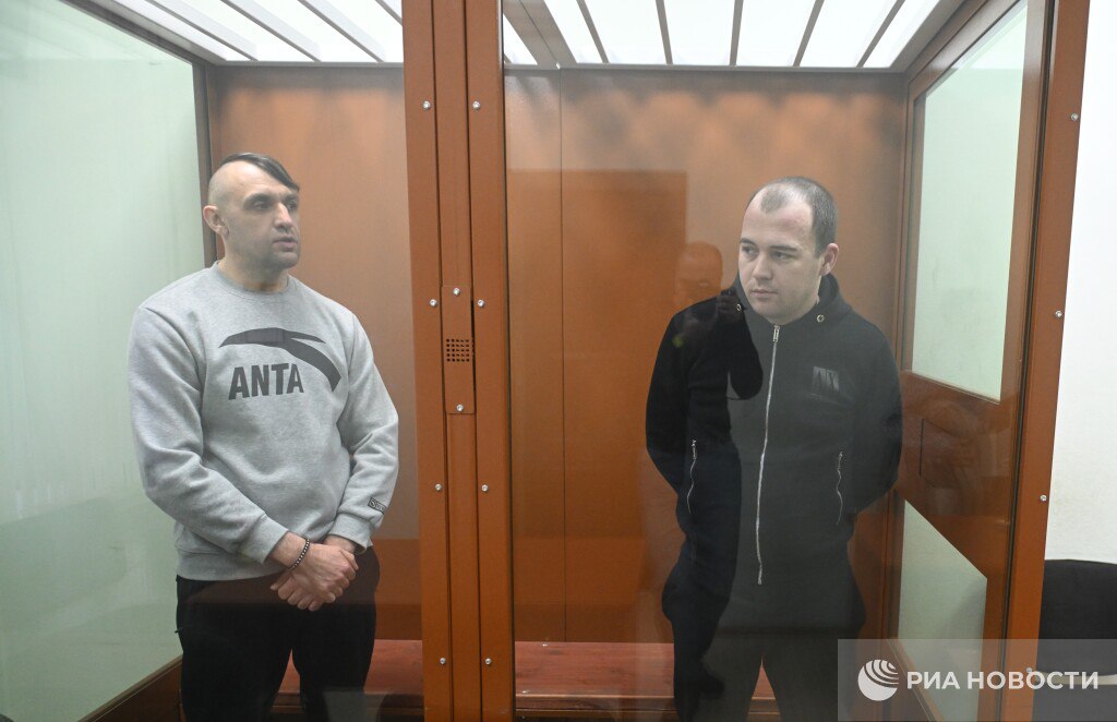 Суд приговорил к срокам до 26 лет обвиняемых в покушении на экс подполковника СБУ Василия Прозорова в Москве Иван Паскарь получил 24 года Владимир Головченко 26 лет Третьим фигурантом по делу проходил Ростислав Журавлев его приговорили к 16 годам лишения свободы еще в августе Подписаться на РИА Новости