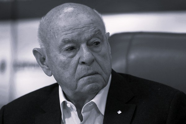 Умер бывший главный тренер сборных России по теннису Владимир Камельзон Ему было 87 лет сообщила пресс служба Федерации тенниса РФ Вдова Наталья Камельзон уточнила ТАСС что её супруг скончался в больнице в Москве В разные годы Камельзон работал тренером сборных СССР России Украины и Узбекистана Среди его воспитанников победительница юношеского Уимблдона Марина Крошина чемпион СССР Александр Коляскин финалистка Кубка Федерации Татьяна Панова Подписаться на Говорит Москва Telegram VK MAX