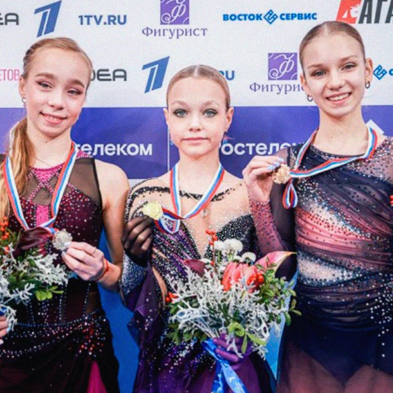 Плющенко оценил форму Костылевой перед первенством России К сожалению Лена сейчас в очень плохой форме До первенства осталось мало времени но мы постараемся проделать всю необходимую работу Потенциал у фигуристки громадный и нужно продемонстрировать его на все сто процентов Лучший канал о фигурном катании