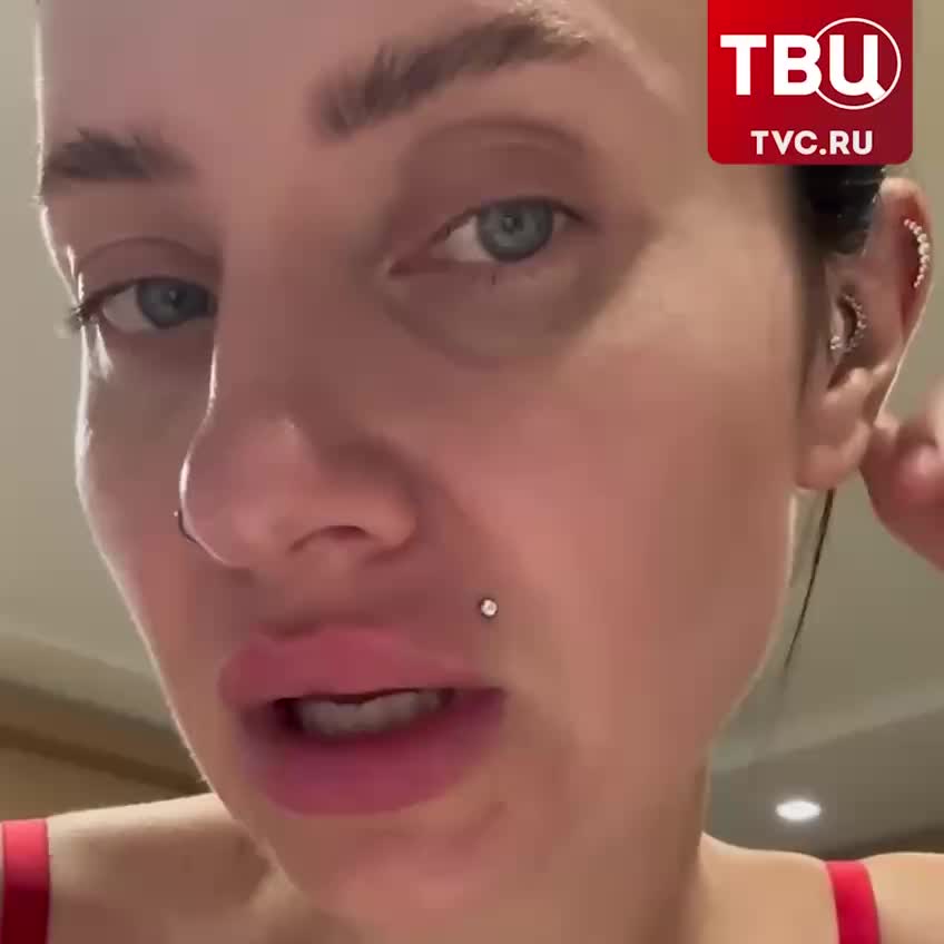 Российская туристка Елена Мещерякова извлекла муравья из уха во время отдыха в Таиланде