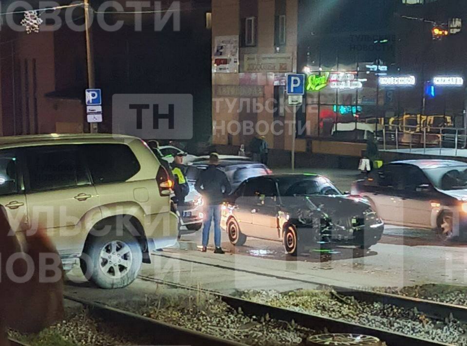 На улице Металлургов из за ДТП остановилось движение трамваев   newstula ru fn 1745638 html На улице Металлургов из за ДТП остановилось движение трамваев Кадрами с место происшествия с нами поделились наши читатели   Прислать новость Подписаться