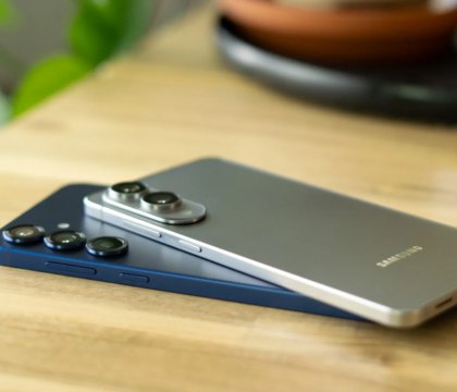 Samsung Galaxy S26 Edge будет очень тонким и получит более емкую батарею — Ice Universe  Samsung Galaxy S25 Edge, представленный в мае 2025 года, всех впечатлил своим тонким корпусом на 5,8 мм. Но чтобы добиться такой толщины, корейским инженерам пришлось пойти на некоторые компромиссы. В частности, поставить аккумулятор всего на 3900 мА ч, что весьма скромно по нынешним меркам.  Читать далее