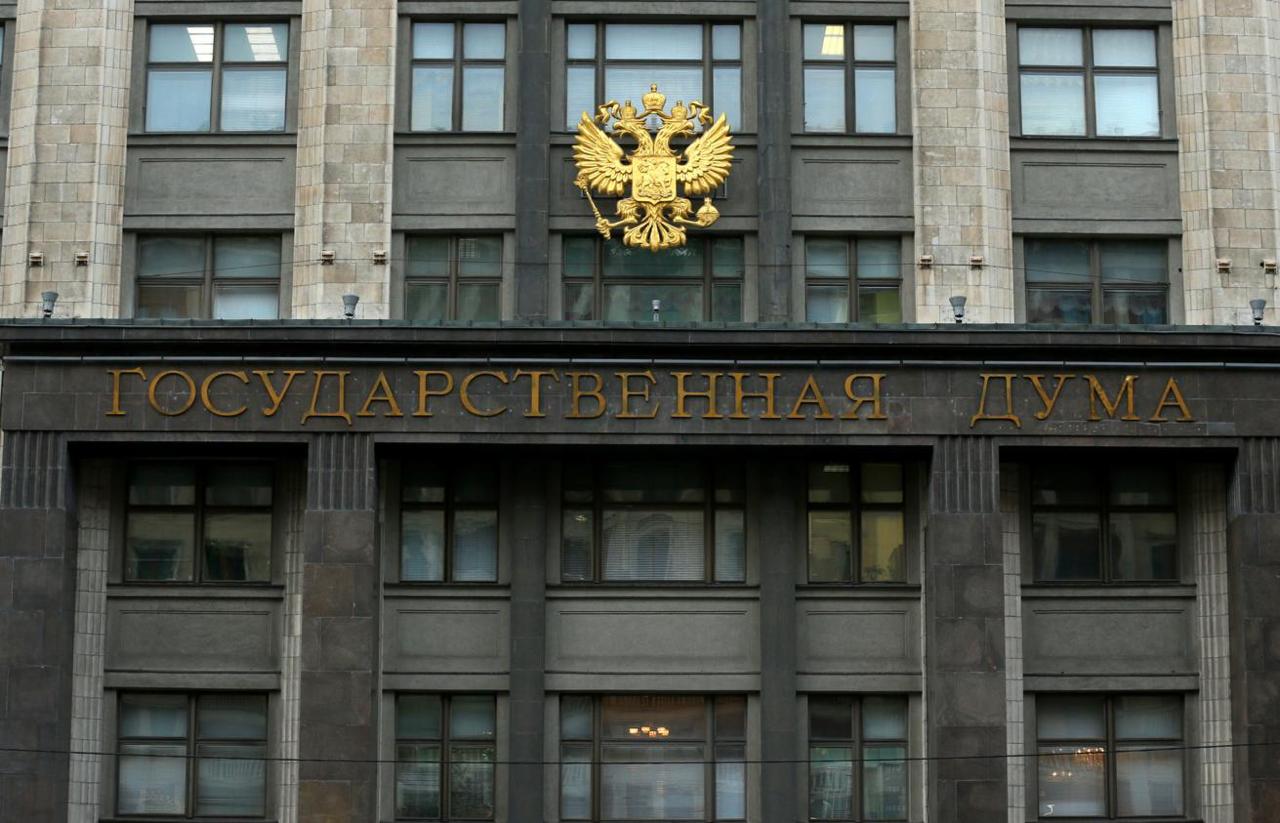 В комитете Госдумы по молодежной политике опровергли использование ChatGPT при написании законопроекта В ответ на соответствующие публикации в ГД объяснили что ссылка на исследование с UTM меткой из ИИ ассистента появилась из за того что сотрудник аппарата комитета работающий с пояснительной запиской применял искусственный интеллект для быстрого поиска источника самого исследования