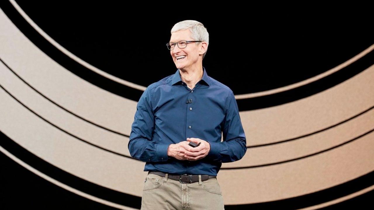 Тим Кук может уйти с поста гендиректора Apple уже в следующем году Подробностями поделились в Financial Times По информации издания в Apple усилили подготовку к передаче полномочий гендиректора новому лицу Как и ранее писали в Bloomberg главным претендентом на пост CEO Apple после Кука является Джон Тернус однако окончательное решение ещё не принято rozetked me news 42760