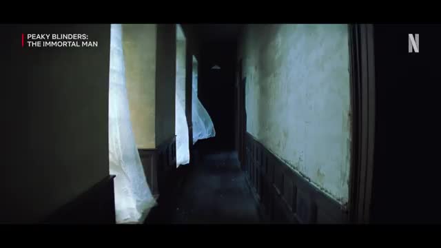 Новый трейлер фильма 'Острые козырьки' с Томасом Шелби представлен перед премьерой на Netflix