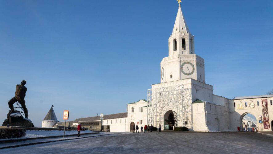 Казань попала в рейтинг самых безопасных городов мира Столице Татарстана вошла в топ самых безопасных городов мира заняв 76 место Индекс безопасности в городе оценивается в 70 баллов Самым безопасным городом согласно статистике стал китайский Циндао на втором месте расположился Абу Даби на третьем Доха в КНР В России первое место занял Нижний Новгород по миру это 57 город в рейтинге безопасности На втором месте оказался Калининград занявший в мировом рейтинге 75 место KazanFirst   в бот